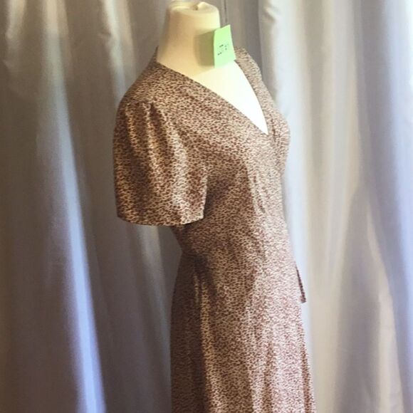 NWOT lightweight wrap style dress in size Med by PRETTY GARDEN - Picture 5 of 14